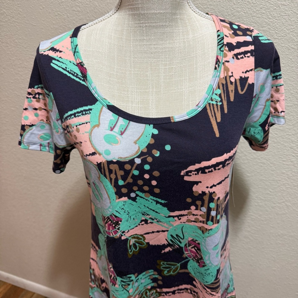 🤠 3/$20 Disney LuLaRoe Classic Top Pink & Green Design - Size XS - NWT - Picture 2 of 14